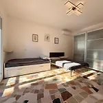 Family 3-bedroom Near Mxp & Maggiore - Parking Sesto Calende
