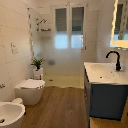 Family 3-bedroom Near Mxp & Maggiore - Parking Sesto Calende