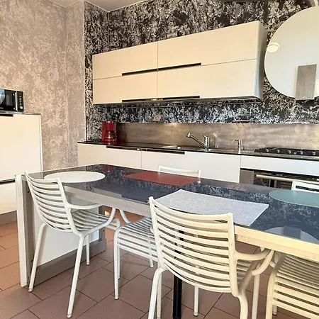 Family 3-bedroom Near Mxp & Maggiore - Parking Sesto Calende