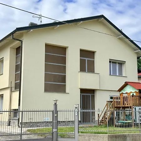 Family 3-bedroom Near Mxp & Maggiore - Parking Apartament Sesto Calende