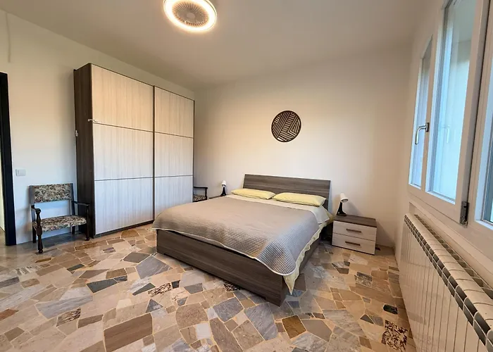 Family 3-bedroom Near Mxp & Maggiore - Parking شقة